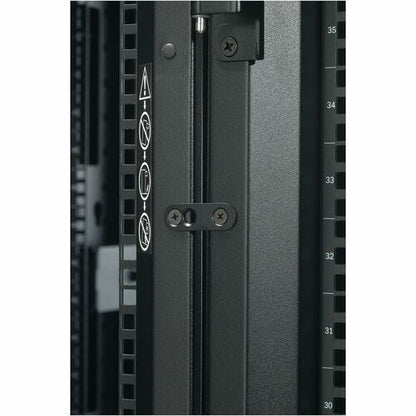 NetShelter SX 48U 600mm Wide x 1070mm De