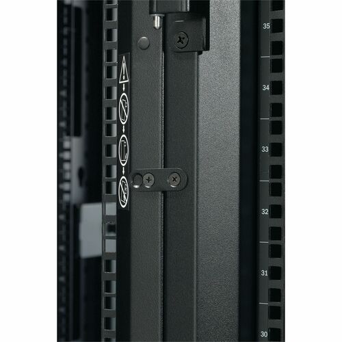 NetShelter SX 48U 600mm Wide x 1070mm De